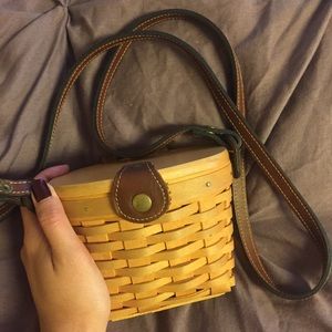 Tiny basket purse